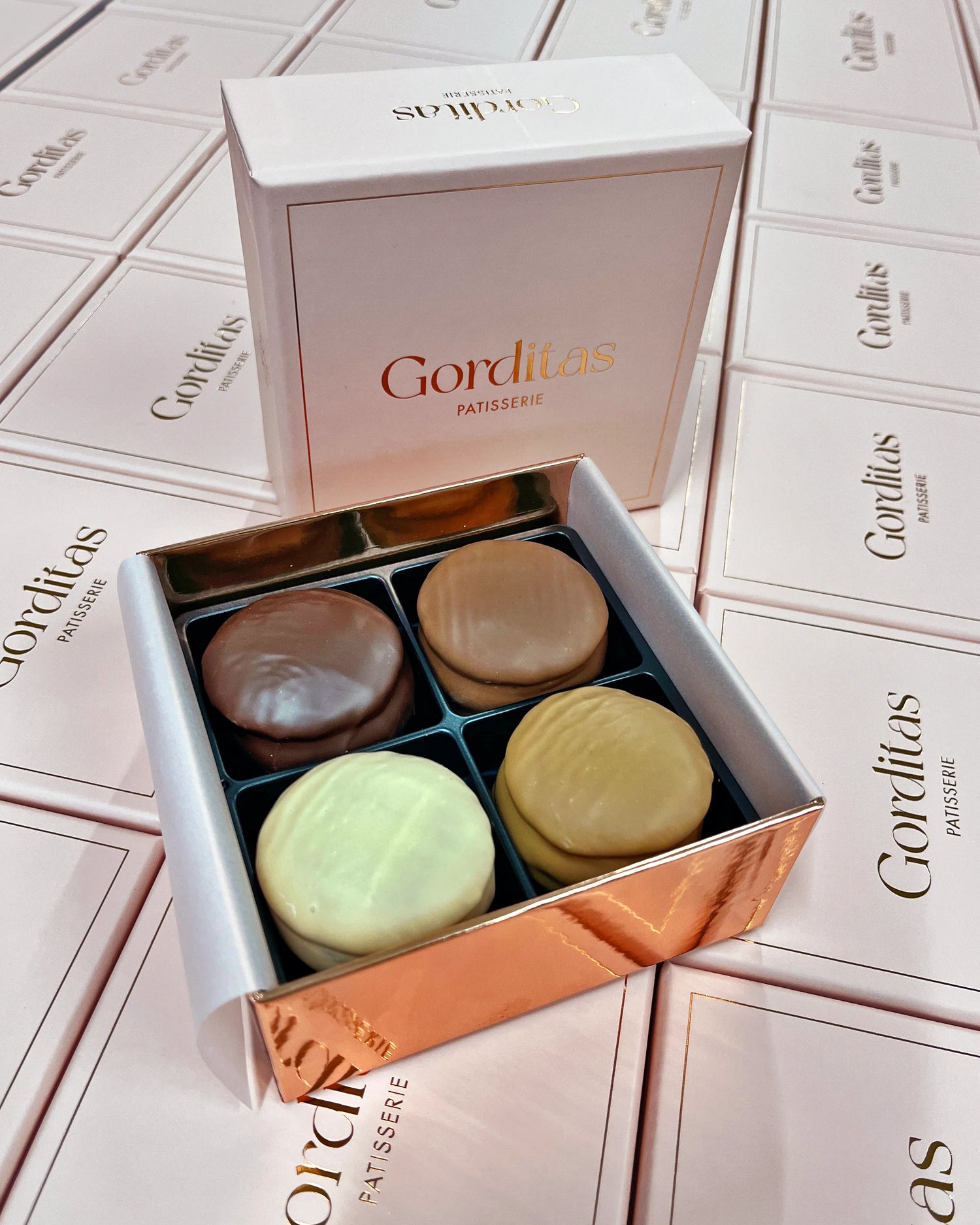 Gorditas Patisserie Handmade Chocolate Alfajores 190g - The Nude Wine Co