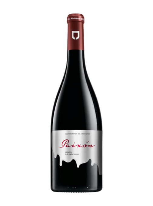 Red wine bottle labeled 'Paixón' on a white background